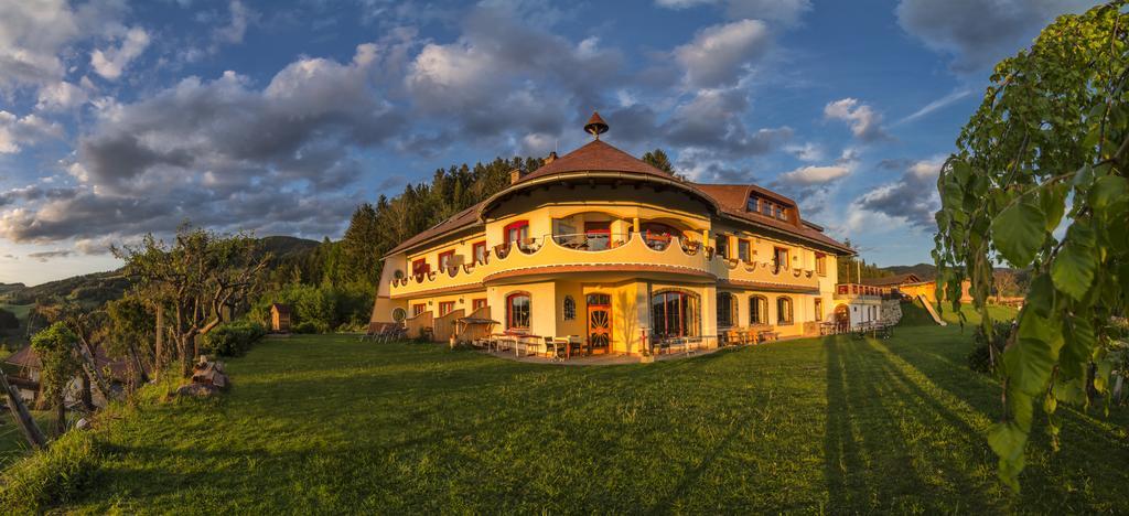 Biolandhaus Arche Eberstein Ngoại thất bức ảnh